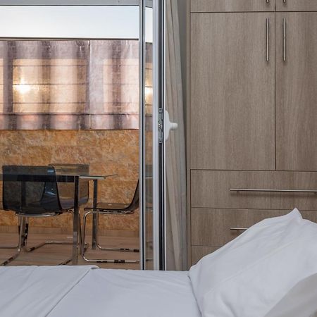 Cosy Apartment With Terrace Near Metro Station Atenas Exterior foto