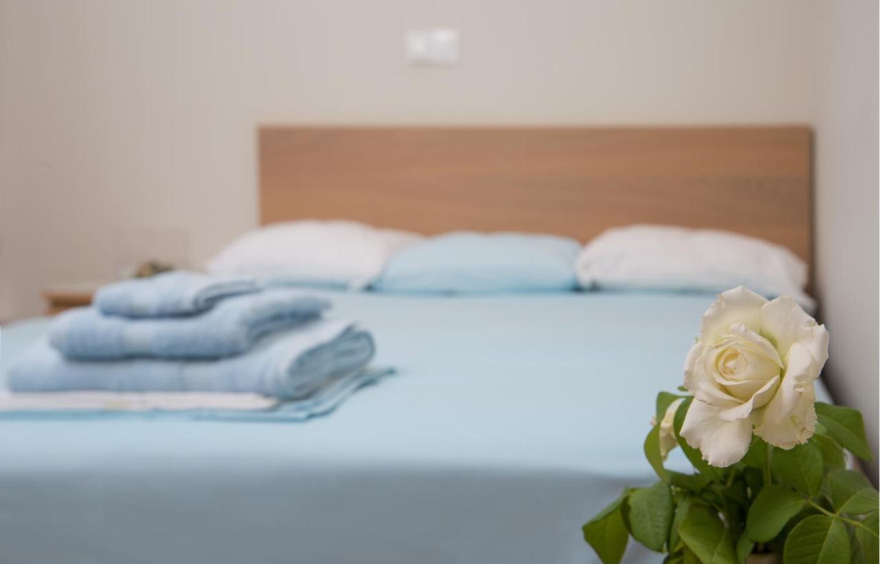 Cosy Apartment With Terrace Near Metro Station Atenas Exterior foto