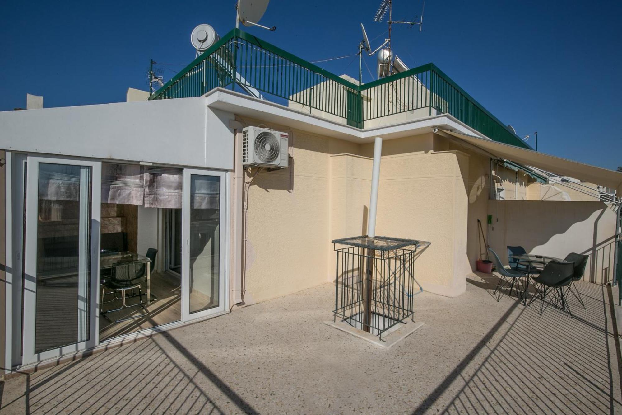 Cosy Apartment With Terrace Near Metro Station Atenas Exterior foto